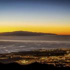  Hiszpania Teneryfa. Widok na miasteczko Adeje i sąsiednią wyspę La...