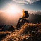 Wschód słońca na Giewoncie. W tle m.in. Krywań. Zdjęcie Maciej Durczak