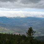 Widok na Karkonosze z okolic Starościańskich Skał. Zdjęcie Mateusz Żurek