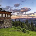 Schronisko PTTK na Stożku. Fot. Rafał Klisiński