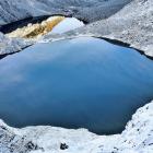 Widok na Czarny Staw i Morskie oko z podejścia na Rysy. Zdjęcie Przemysław Piegza