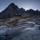 Téryho chata to baza wypadowa do wyjścia na Czerwoną Ławkę. Zdjęcie Karol Nienartowicz