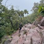 Skalne podejście 4 dnia trekkingu. Zdjęcie Miklós Schnitzer