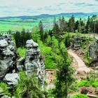 Masyw Ostaša to spokojna wycieczka w czeskie Góry Stołowe | Fot. Adobe Stock