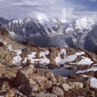 Z masywu Aiguilles Rouges rozpościera się wspaniały widok na masyw Mont Blanc. Zdjęcie...