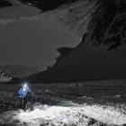  Nocne ujęcie w świetle księżyca. Początkowa część podejścia, kilkaset metrów...