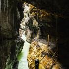 Szlak w Partnachklamm w pełni ukazuje piękno alpejskiego wąwozu. Zdjęcie Mikołaj...