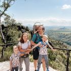 By uświadczyć takich widoków i braku turystów najlepiej na moście być skoro świt....