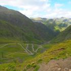 Widok z przełęczy Abano na Tuszetię. Wielki Kaukaz w tle. Zdjęcie Konrad Tulej