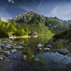 Tatry Wysokie, schronisko nad Popradzkim Stawem. | Fot. Karol Nienartowicz