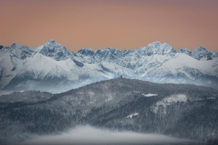 Widok z Mogielicy na Tatry zimą, fot. Kuba Polanowski