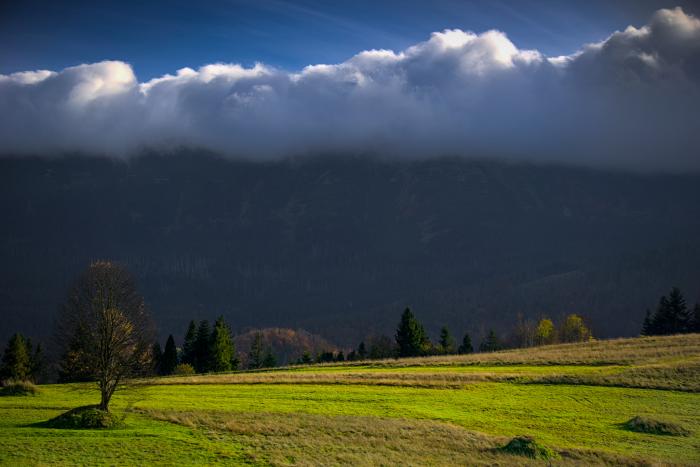 Babia Góra w chmurach. Fot. Kuba Polanowski