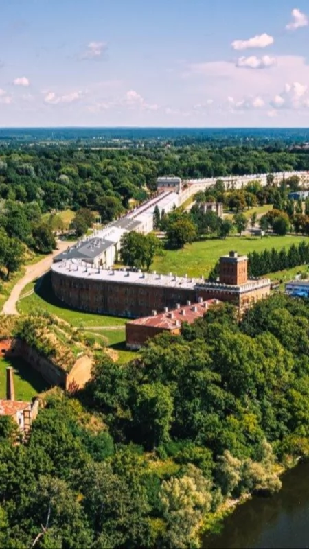 Rajd pieszy Twierdza Modlin 2026. Historia, natura i trekking z Columbia