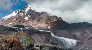 Kazbek to nie góra dla każdego. Radzimy, co trzeba wiedzieć i jak się przygotować