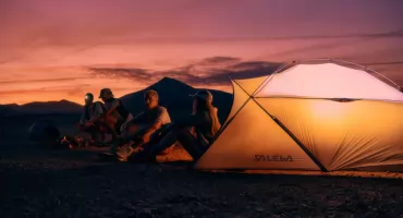 Schronienie przed deszczem. Namioty na letnie wyprawy