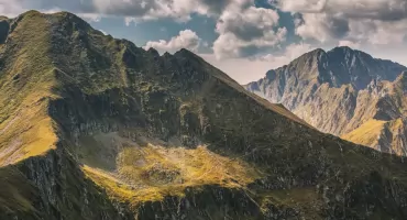 Odkryj Uroki Gór Fogaraskich: Moldoveanu i Trasa Transfogarska