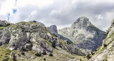 Zdobycie Maja e Jezercës: Wyprawa na najwyższy szczyt Gór Dynarskich