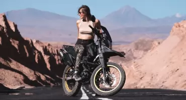 Iza Handerek: Podróż na Motocyklu przez Andy