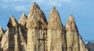 Odkryj magię Kapadocji – Wędrówki przez Doliny i Historie