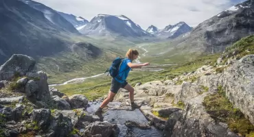 Jak dbać o odzież i buty z membraną DWR? Praktyczny poradnik dla aktywnych
