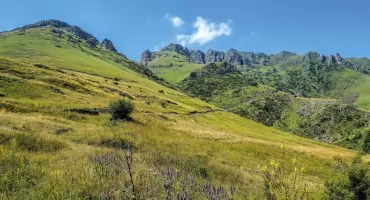 Góra Dizapayt – mistyczny szczyt i świątynia Katarovank w Górskim Karabachu