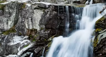 Wodospady Zimnej Wody – tatrzańska perełka z widokiem na Łomnicę