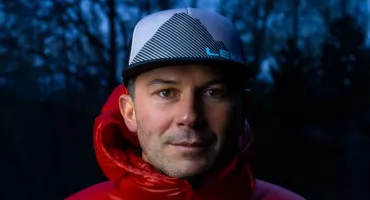Piotr Krzyżowski: droga na Everest i Lhotse bez tlenu. Wyjątkowe prelekcje w polskich miastach