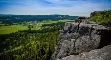 Góry Stołowe – jak ominąć tłumy? Trasy przez Szczeliniec, Błędne Skały i Narożnik