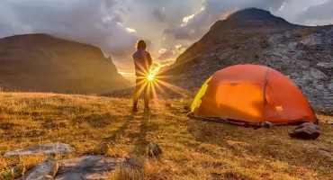 Nikwax: nie tylko odzież wymaga pielęgnacji. Jak dbać o plecak i namiot w górach?