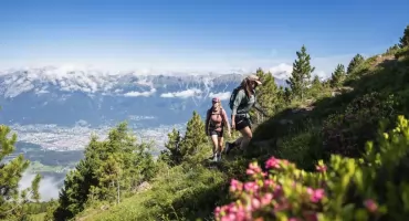 Alpejskie miasta na niepogodę. Klimatyczne miejsca na reset po trekkingu i wspinaczce