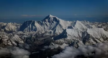 Piotr Pustelnik: Walka dronów nad Everestem. Alpinizm w czasach zmian klimatu